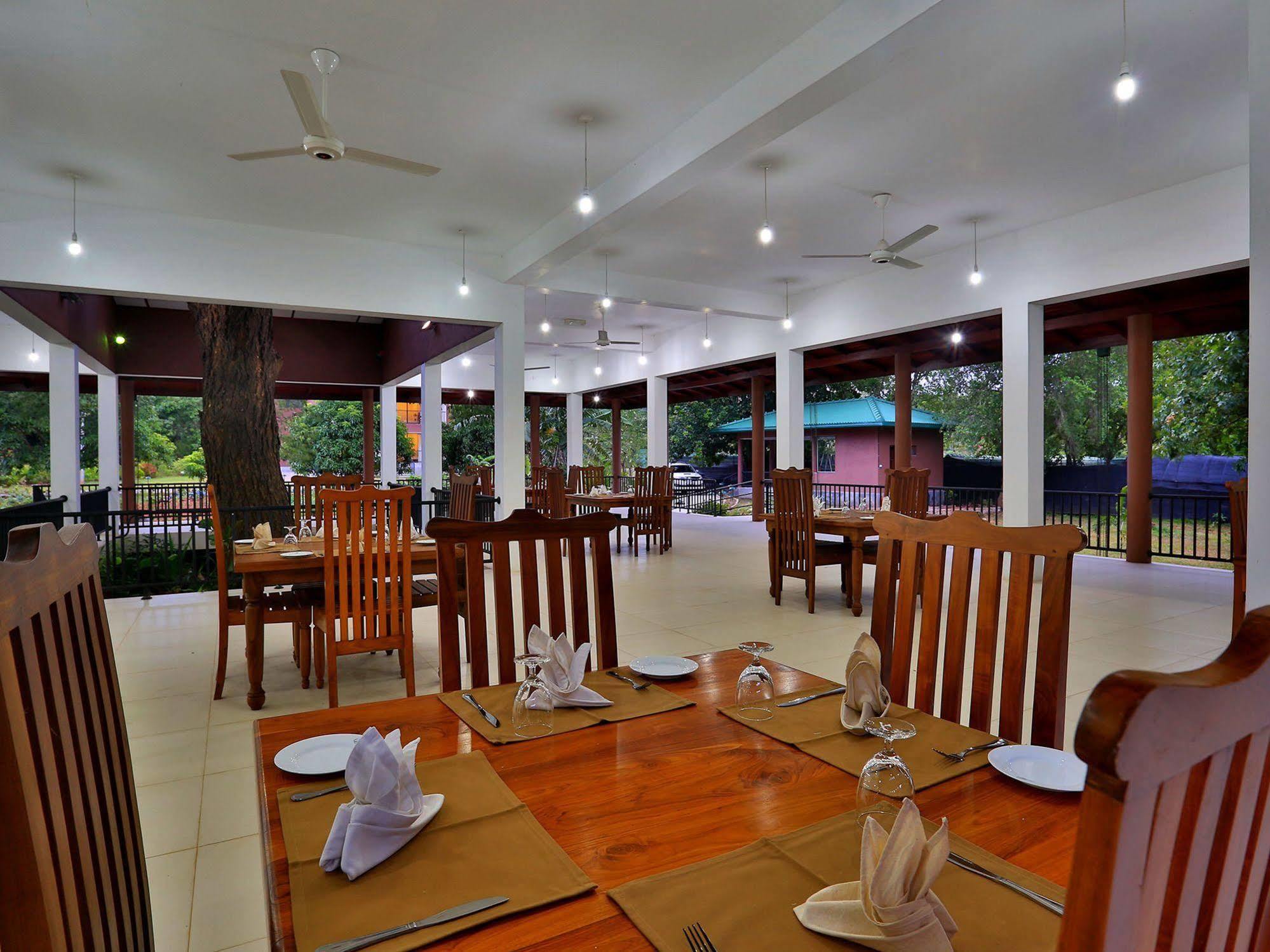 Grand & Gangula Hotel Dambulla Exterior photo